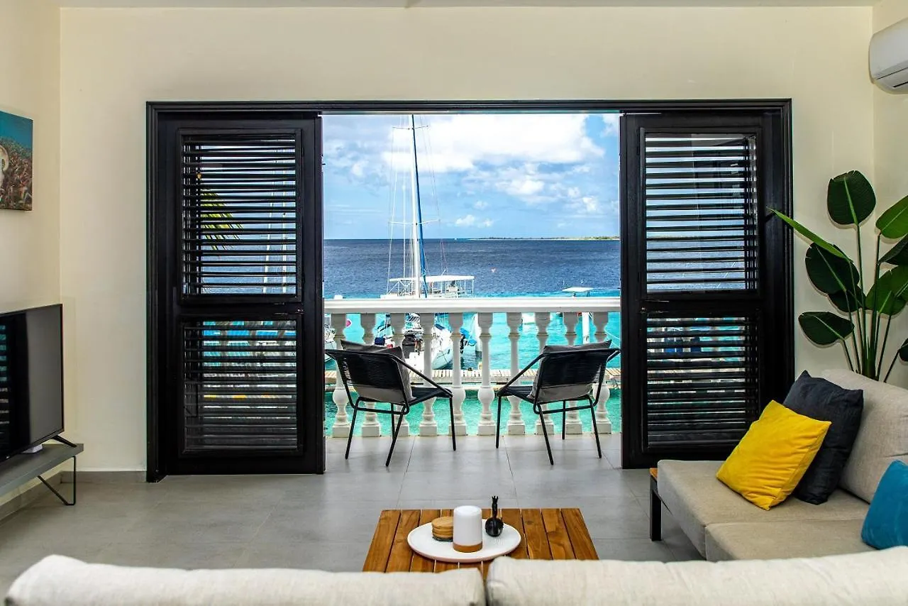 Zen Oceanfront Condo ile iletişim